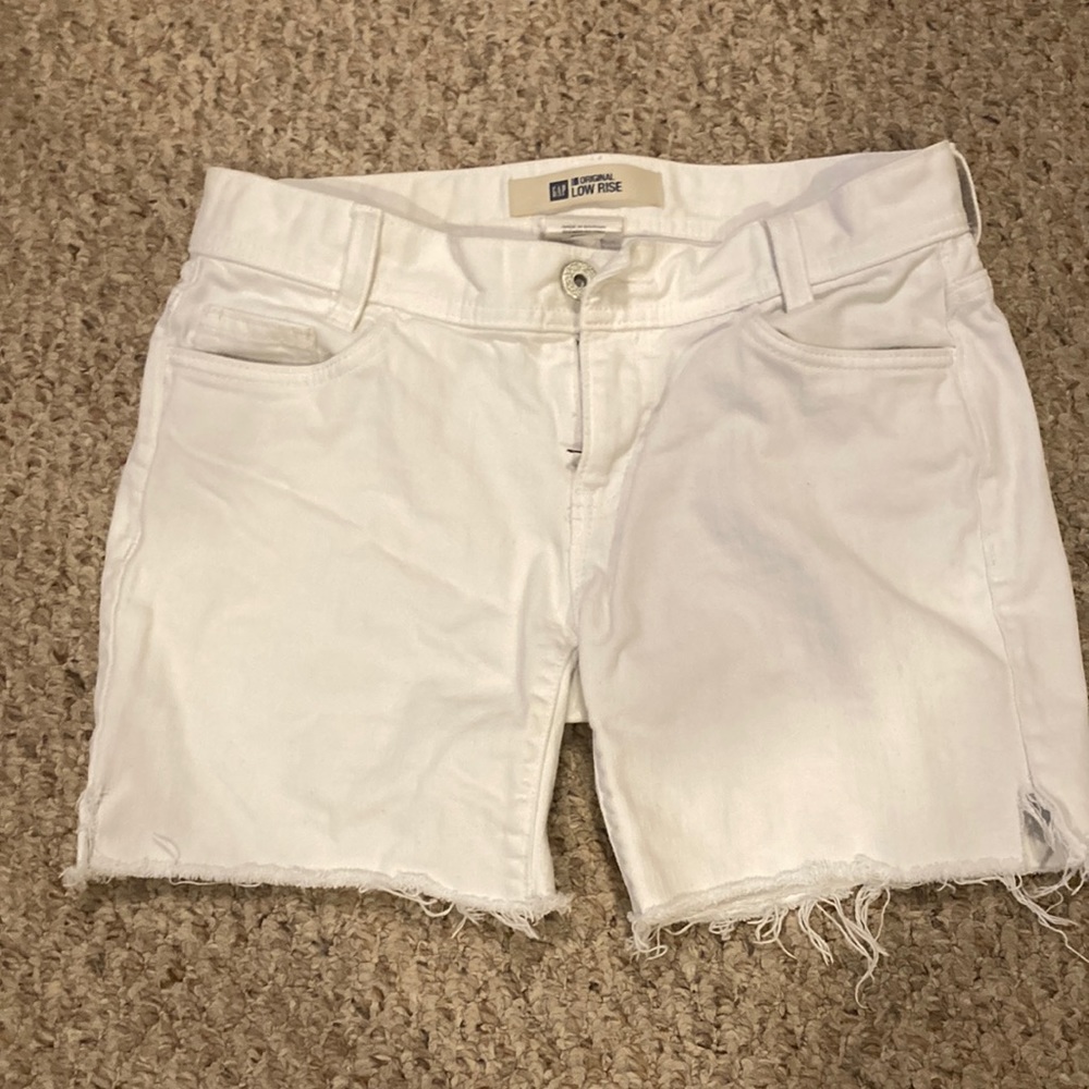White Gap jean shorts size 0